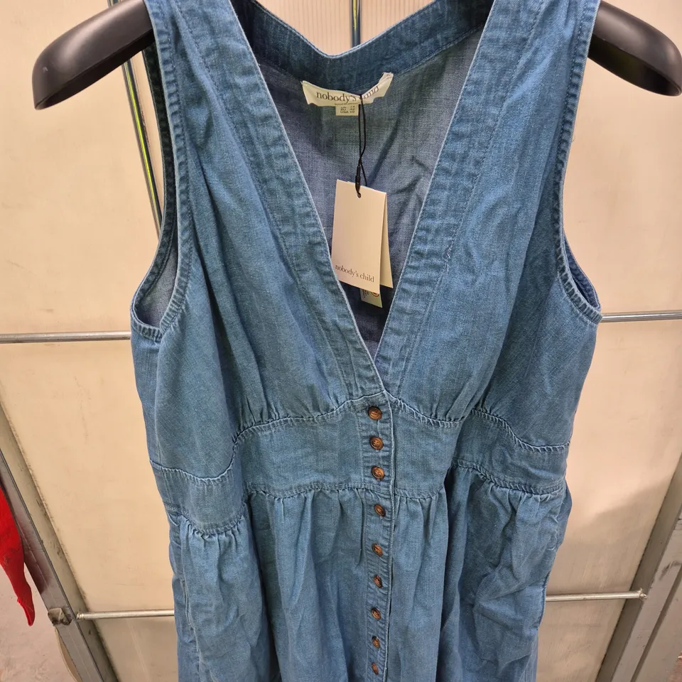 NOBODY’S CHILD MID-WASH DENIM STARLIGHT MIDI DRESS, UK 14 (EU 42 / USA 10) – SLEEVELESS, BUTTON-FRONT