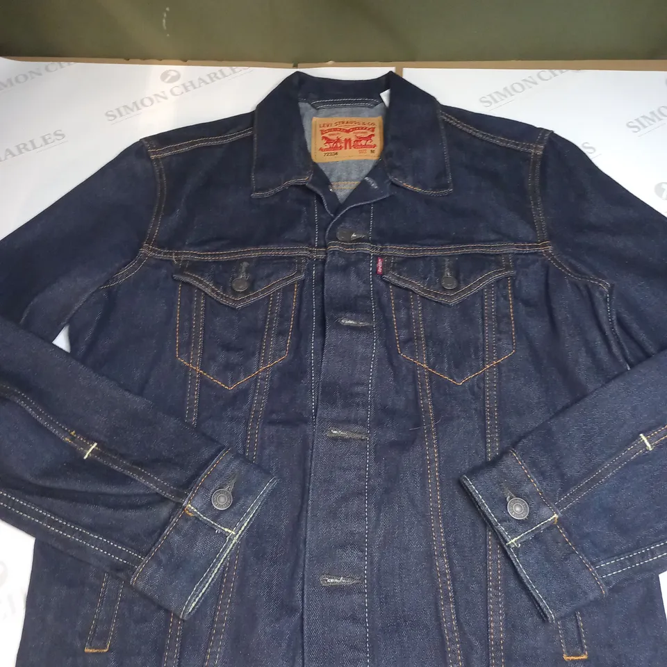 LEVIS STRAUSS DENIM JACKET SIZE M