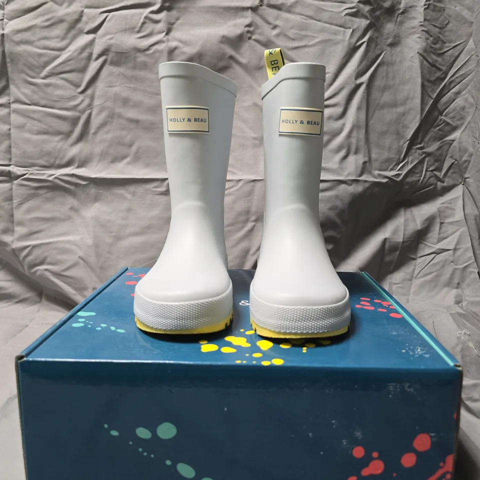 HOLLY & BEAU LIGHT BLUE RAIN BOOTS –CHILDS  UK 10 (EU 28, US 11)