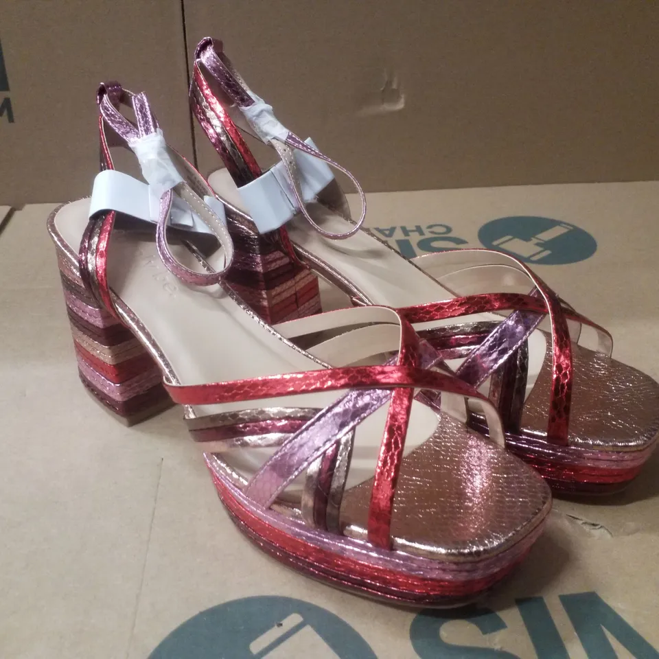 BOX CONTAINING APPROXIMATELY 6 BRAND NEW PAIRS OF SIMPLY BE MULTI PLATFORM HEEL EX WIDE - SIZE 8