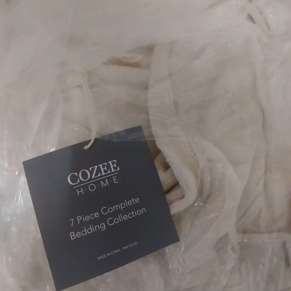 COZEE 7 PIECE COMPLETE BEDDING COLLECTION COLOUR: CREAM