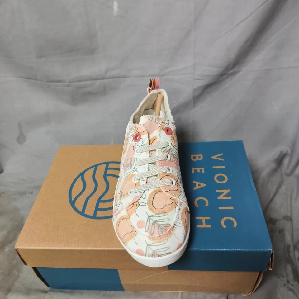 VIONIC BEACH WOMEN'S FLORAL PATTERN SNEAKER – PEACH/WHITE UK SIZE 6