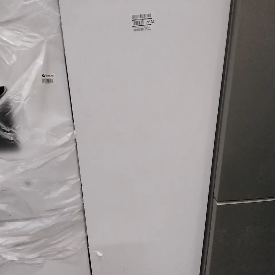 SAMSUNG
BRR29600EWW/EU BUILT-IN ONE DOOR FRIDGE WITH SPACEMAX TECHNOLOGY - WHITE