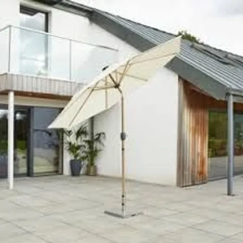 BOXED 2.7M PARASOL WITH SOLAR LED LIGHTS (1 BOX)