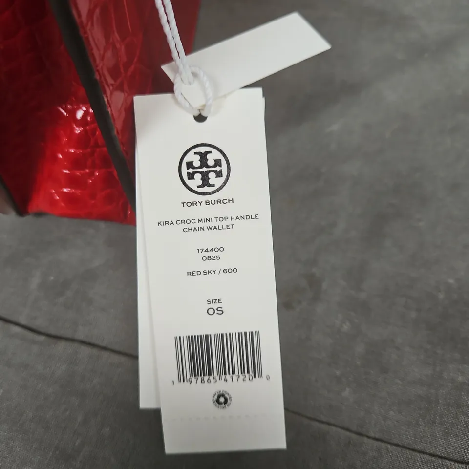 TORY BURCH KIRA CROC MINI TOP-HANDLE CHAIN WALLET – RED SKY OS