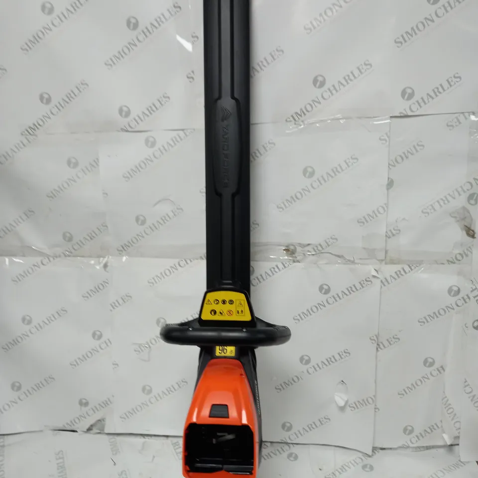 YARD FORCE 40V CORDLESS HEDGE TRIMMER WITH 58CM CUTTING LENGTH - COLLECTION ONLY 