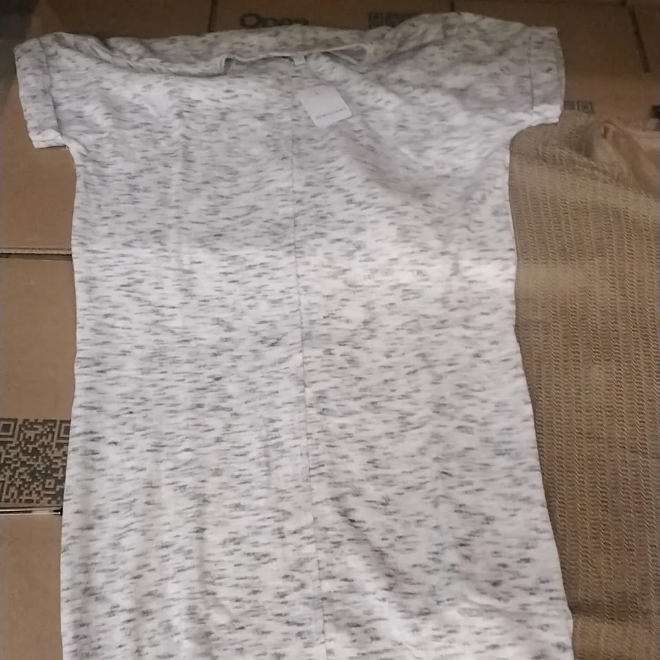 PALLET OF BRAND NEW WOMENS QUALITY DESIGNER CLOTHES APPROXIMATELY 130 TO INCLUDE; SKIRTS, TOPS, DRESSES ETC