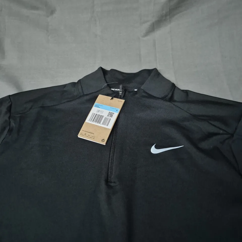 NIKE 1/4 ZIP RUNNING TOP - SIZE M 