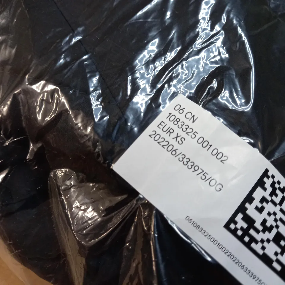 PACKAGED H&M BLACK PADDED WINTEER COAT - XS