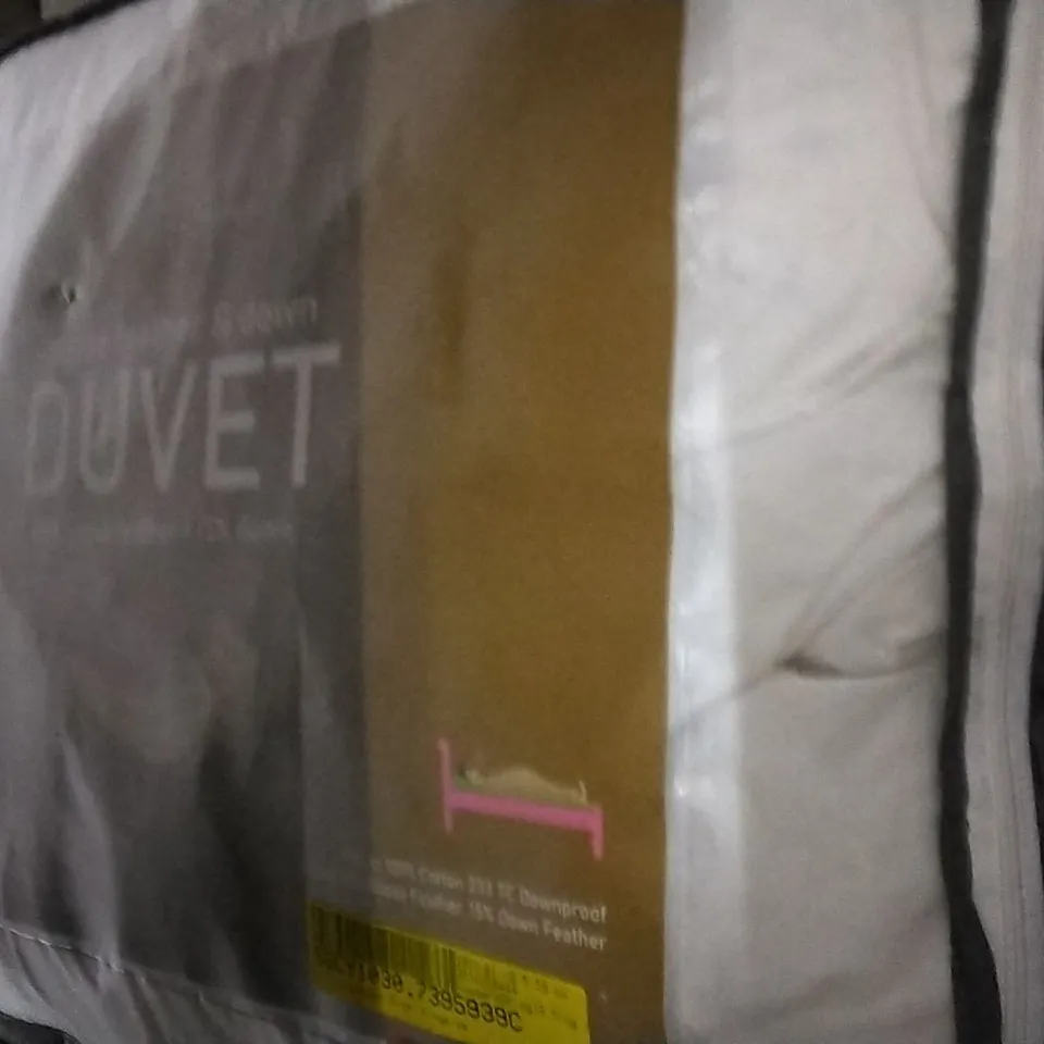 GOOSE FEATHER AND DOWN TOG DUVET - KINGSIZE 