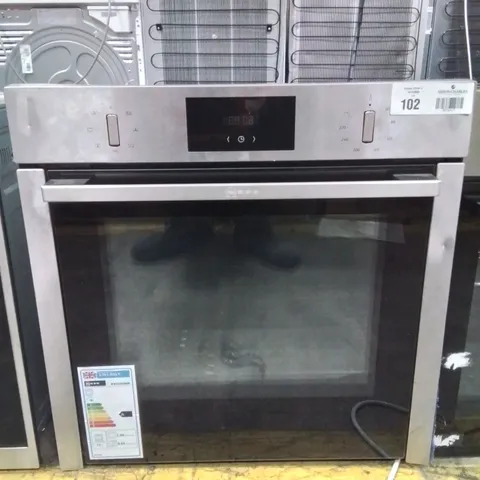 NEFF BUILT IN SINGLE OVEN //SILVER