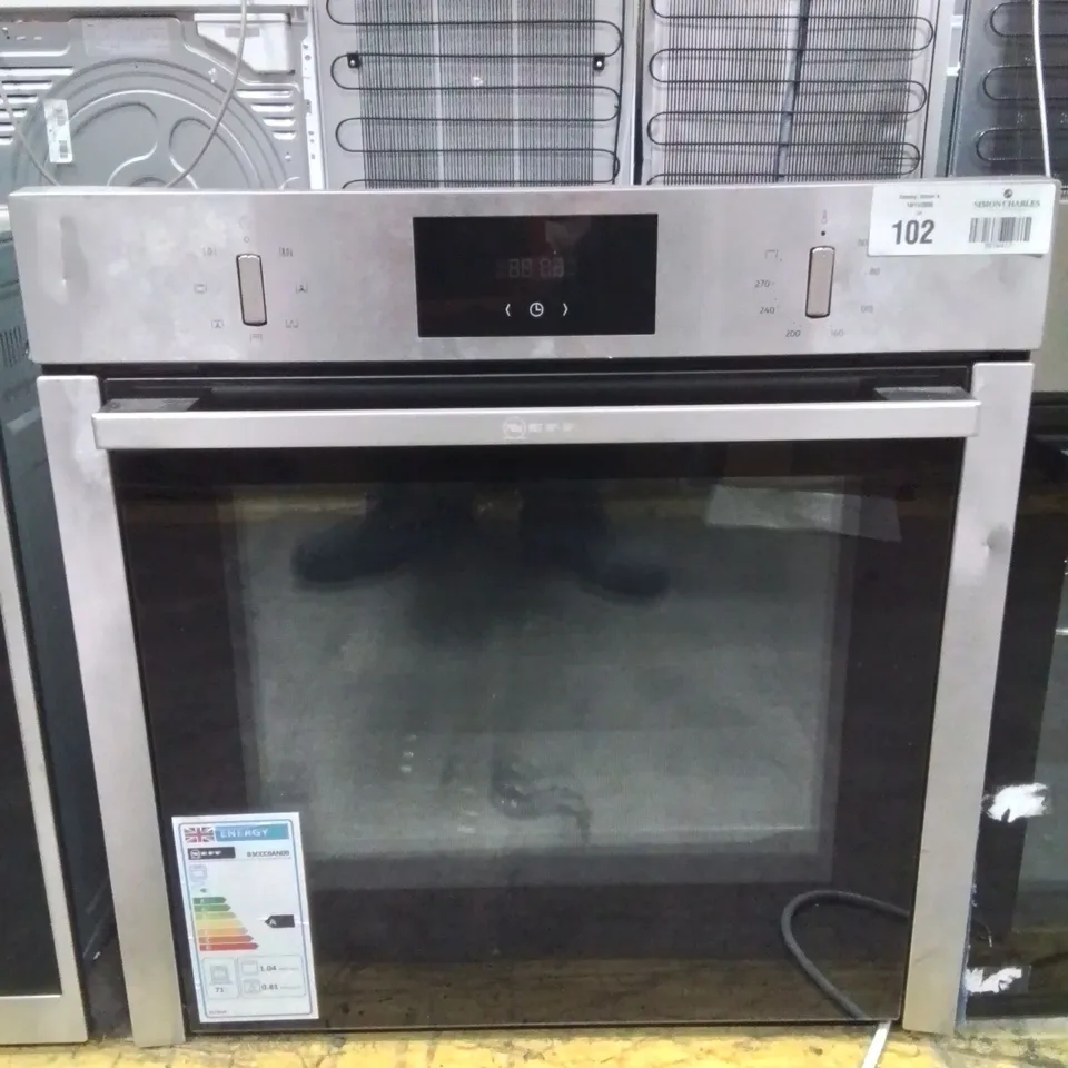 NEFF BUILT IN SINGLE OVEN //SILVER
