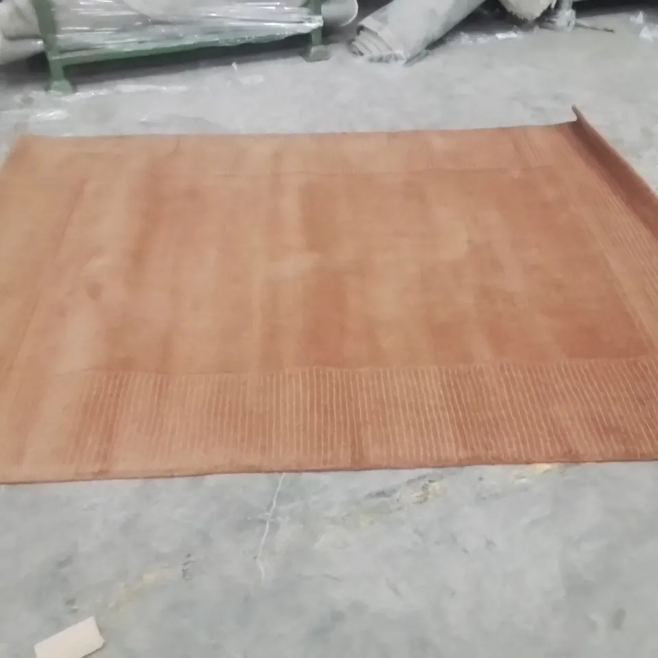 QUALITY DESIGNER AREA RUG - APPROXIMATELY 225X160CM