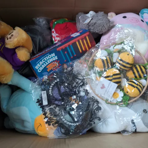 LARGE BOX OF APPROXIMATELY 20 ASSORTED TOYS AND GAMES TO INCLUDE TEDDIES, HAND SPEED GAME AND FANCY DRESS