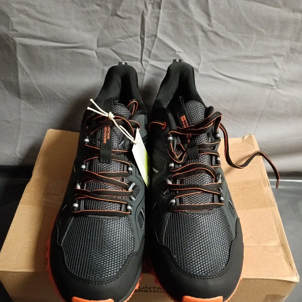 BOXED PAIR OF MOUNTAIN WAREHOUSE SPRINT WATERPROOF TRAIL RUNNER SHOES – GREY/BLACK, UK 10 