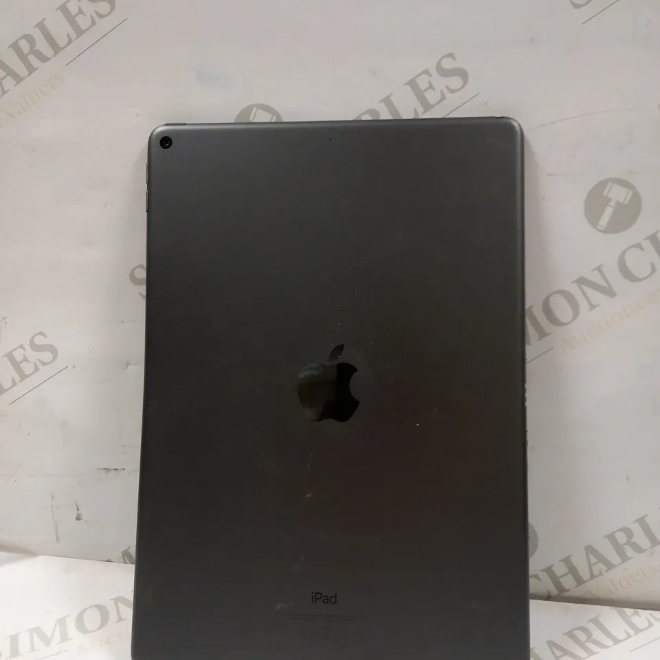APPLE IPAD AIR A2152 IN GREY