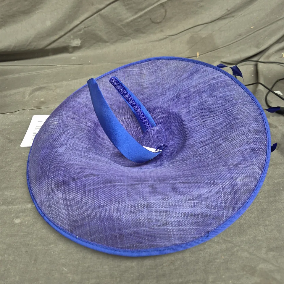 CAPELLI CONDICI PURPLE HAT WITH FLOWER DETAIL