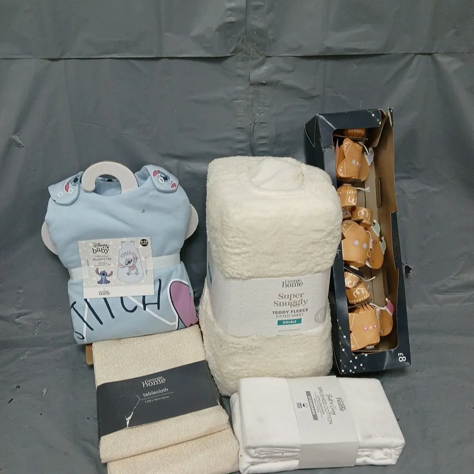 APPROXIMATELY 30 ASSORTED ITEMS TO INCLUDE BEDDING, BABY CLOTHING, TABLECLOTH, ETC - COLLECTION ONLY