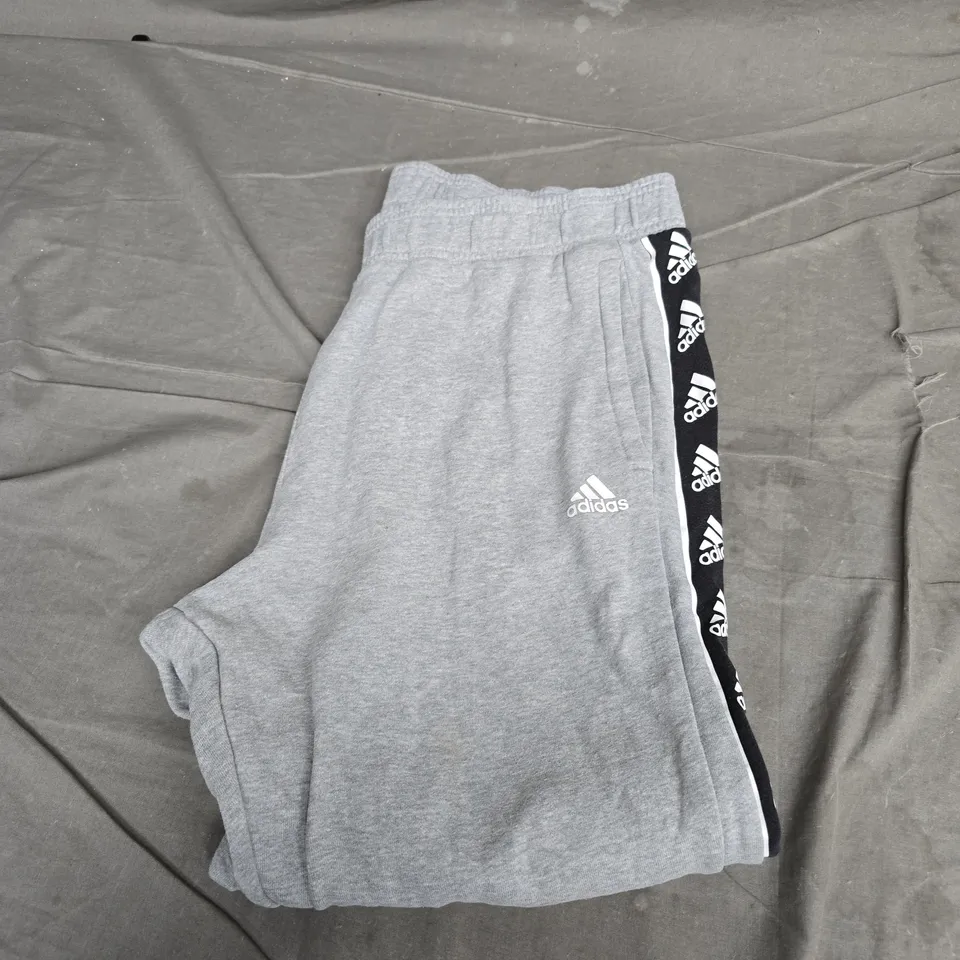 ADIDAS GREY JOGGING PANTS WITH BLACK SIDE STRIPE - 2XL