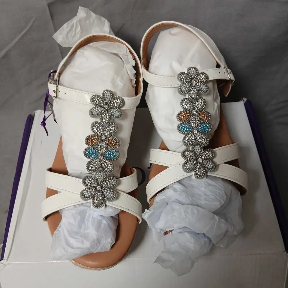 LOTUS LETICA ULP341 WHITE SANDALS – WOMEN'S, UK 5