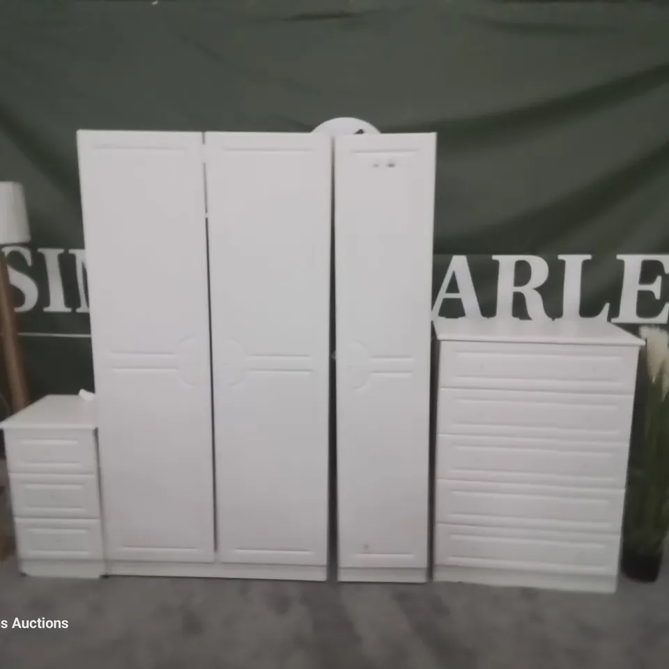 WHITE BEDROOM FURNITURE COMPRISING WARDROBE, CHEST DRAWERS & BEDSIDE CHEST