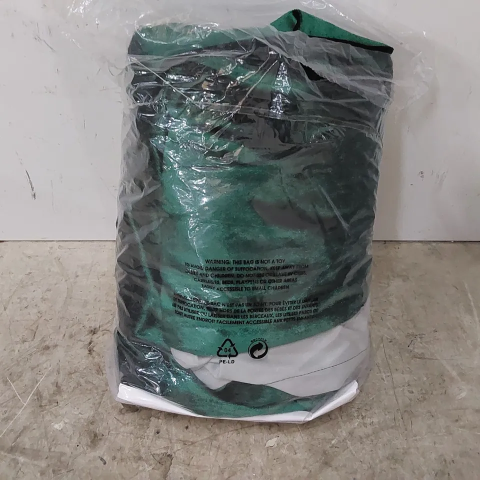 BAGGED 100% BLACKOUT THERMAL EXTRA LONG GREEN CURTAINS 140 X 350CM (1 ITEM)