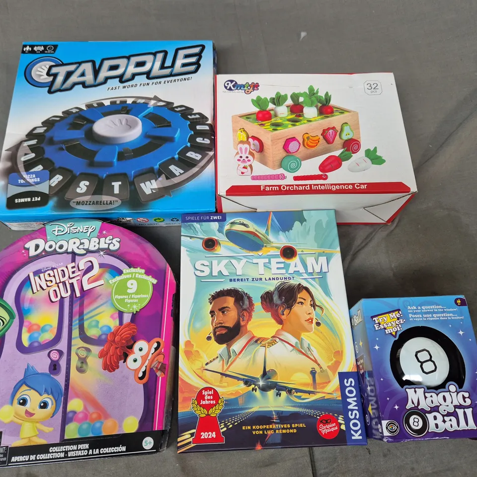 LOT OF 5 ASSORTED TOYS AND ACTIVITIES TO INCLUDE TAPPLE AND MAGIC 8 BALL