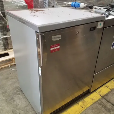 ELECTROLUX UNDERCOUNTER REFRIGERATOR, STAINLESS DOOR, 160L RUCR16X1