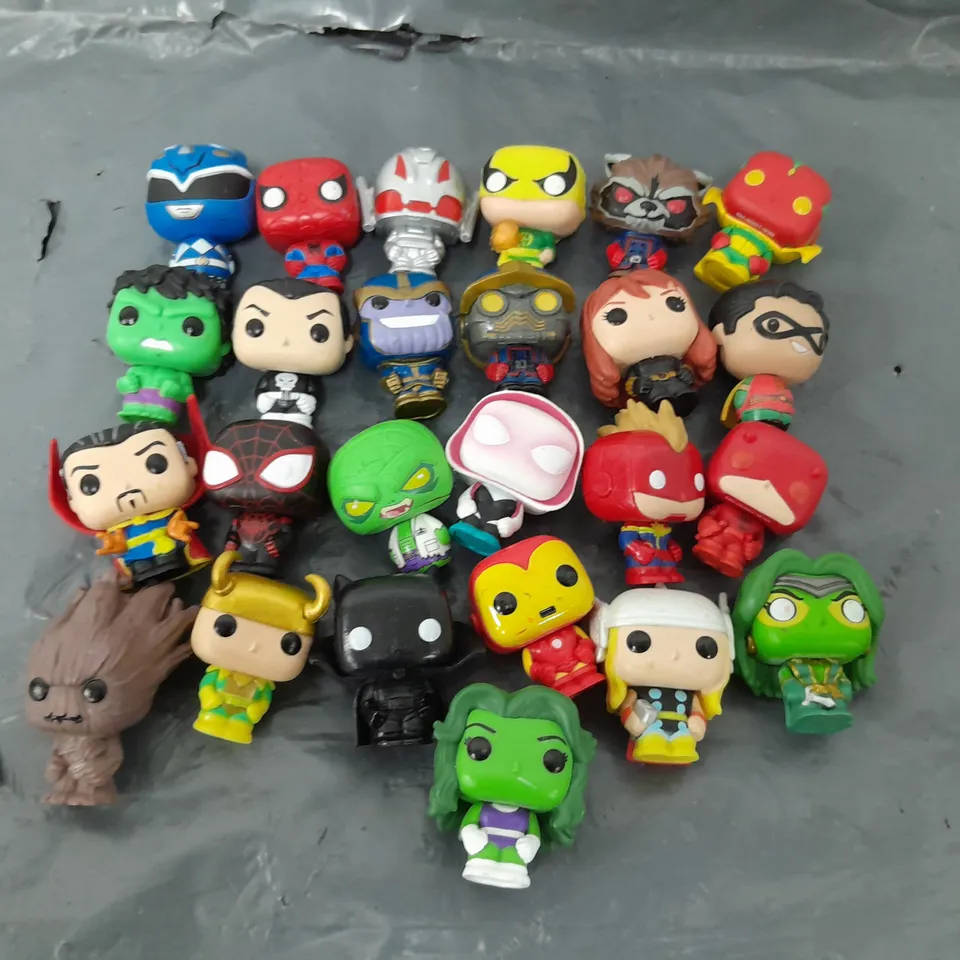 APPROXIMATELY 25 LOOSE FUNKO MINIATURE MARVEL FIGURE OF VARIOUS CHARACTERS