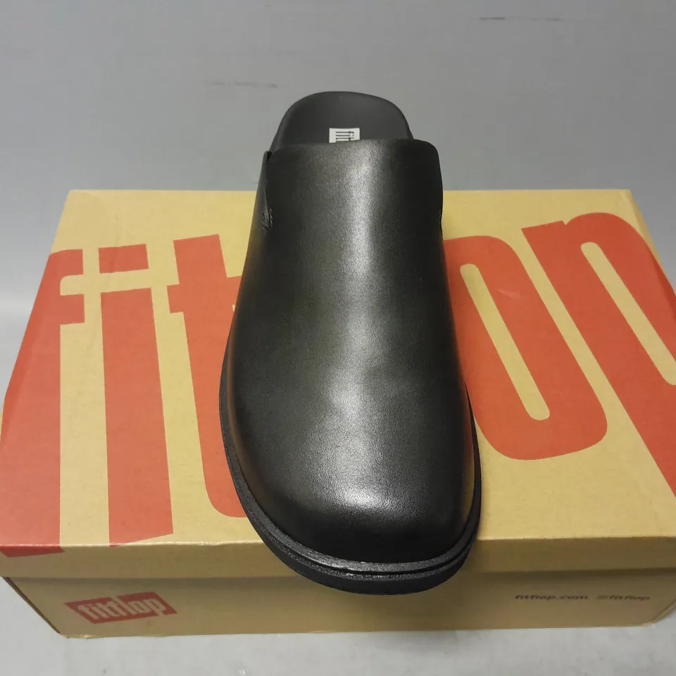 BOXED PAIR OF FITFLOP GEN-FF LEATHER MULES IN BLACK - UK 6.5