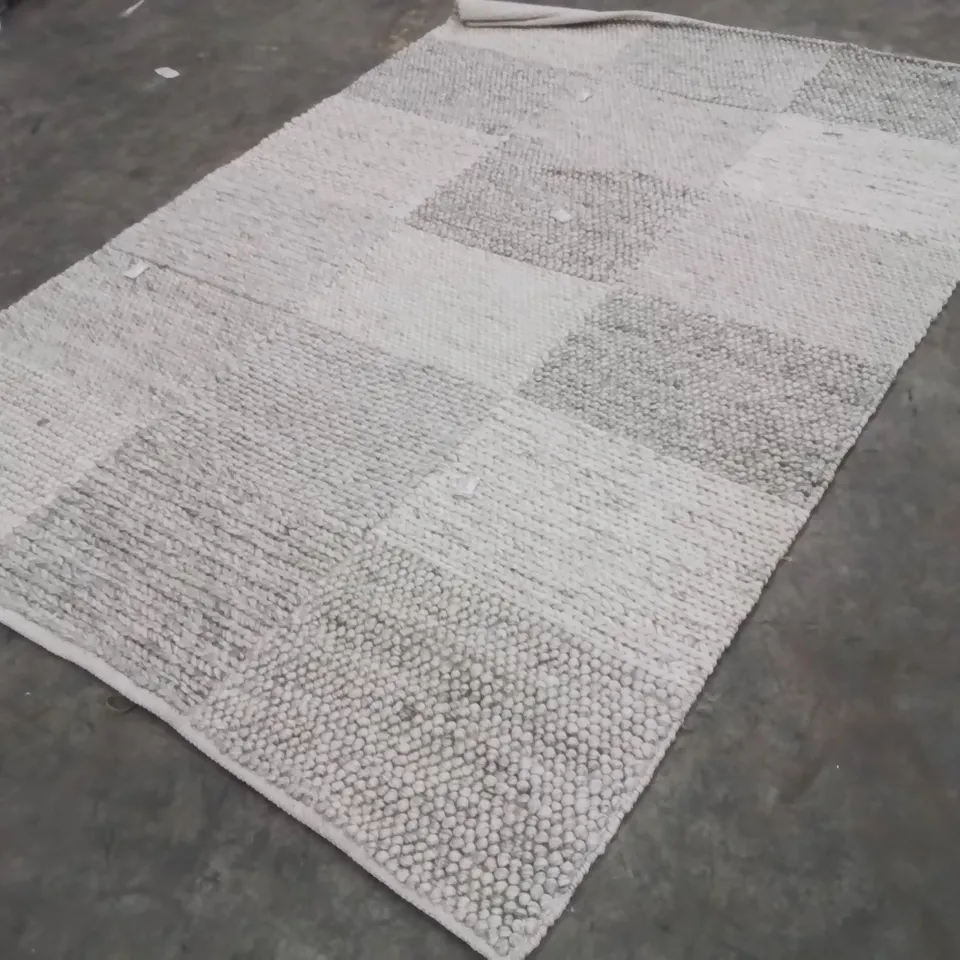 QUALITY DESIGNER AREA RUG - APPROXIMATELY 240X150CM