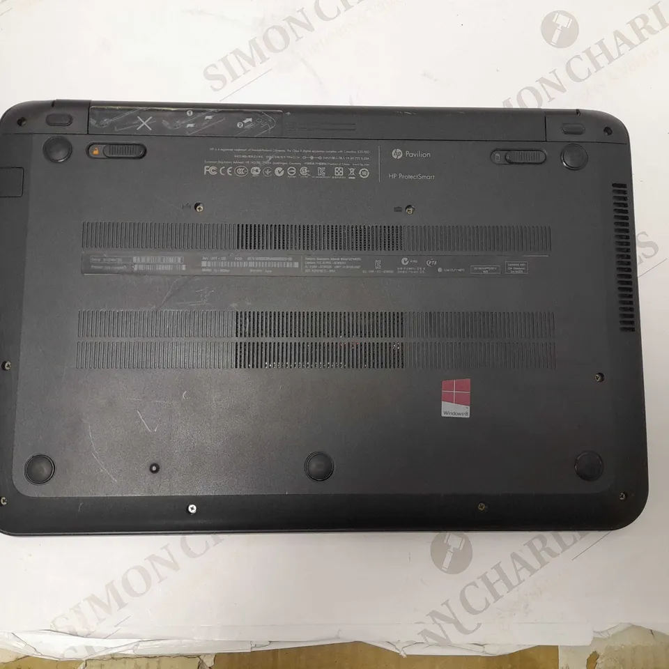 HP PAVILIONO LAPTOP-RED