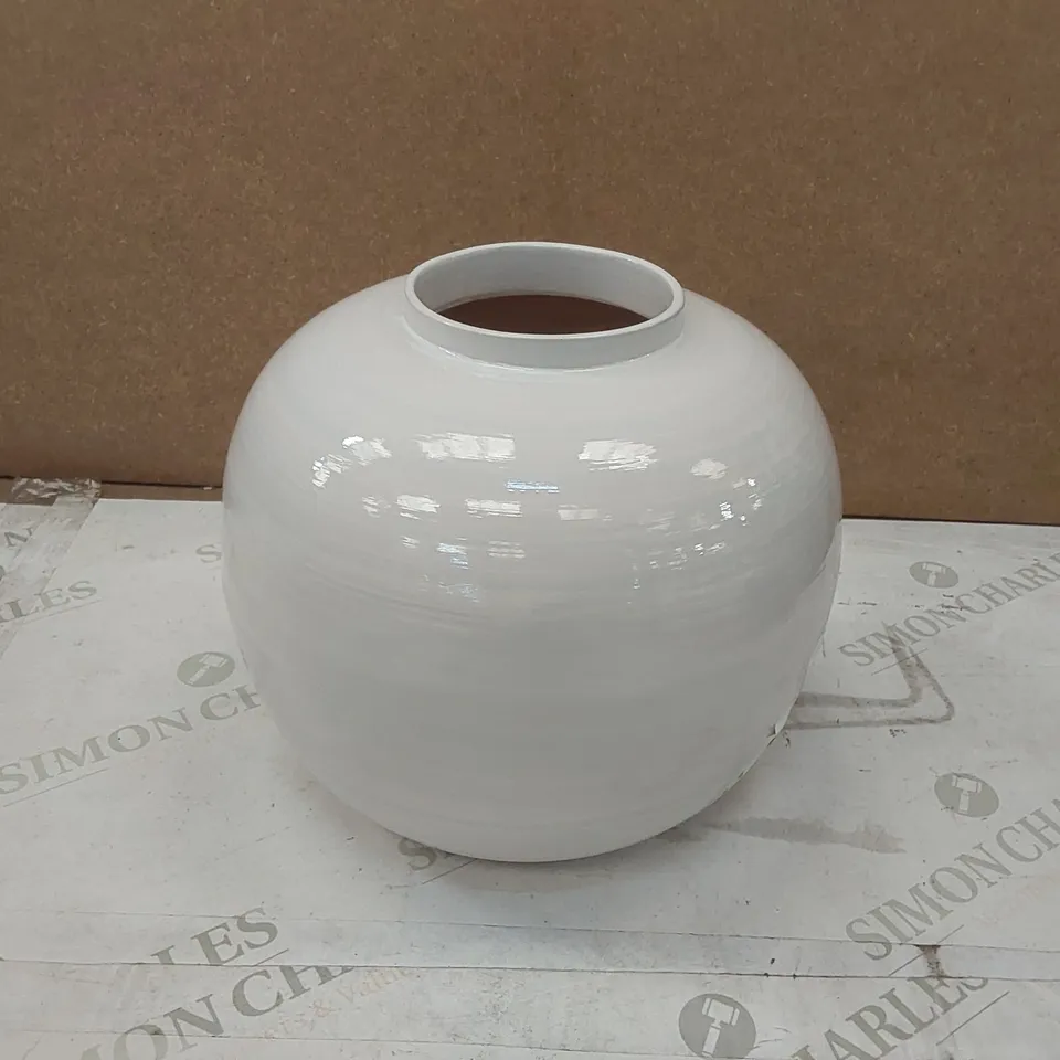 BOXED WHITE AND GREY WASHED HANDMADE ROUND BAMBOO VASE