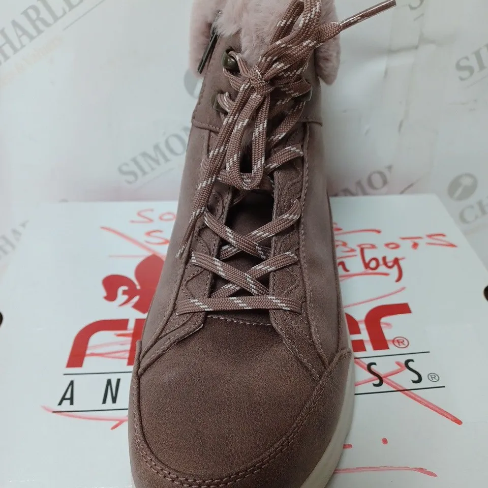 SKECHERS GLACIAL ULTRA COZYLY BOOTS, MAUVE - SIZE 5