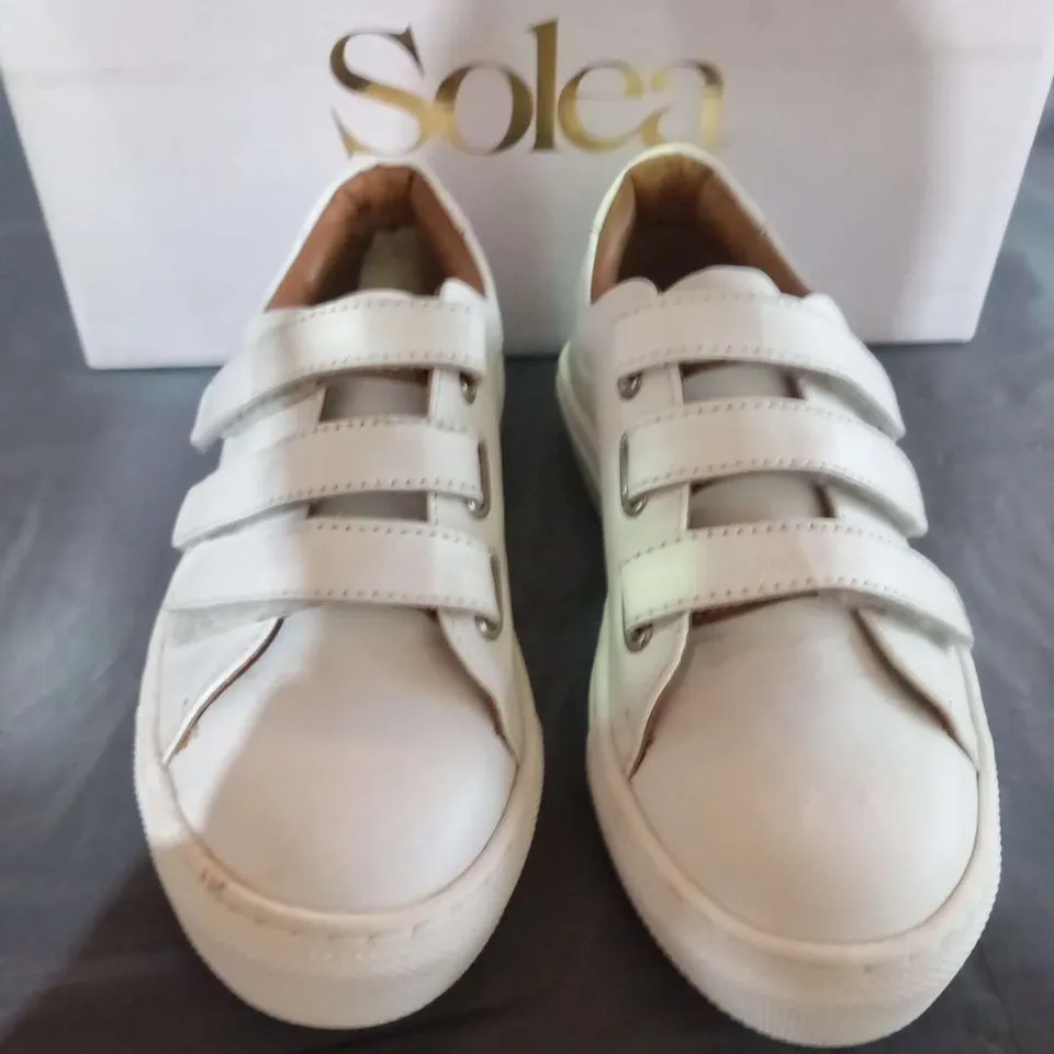 BOXED SOLEA MARGOT WHITE LEATHER SNEAKERS SIZE 3