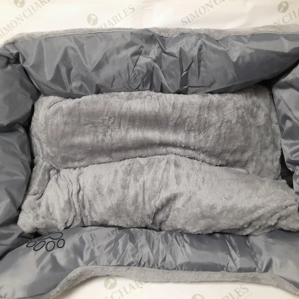 UNBRANDED LARGE PET BED WITH REMOVABLE CUSHION