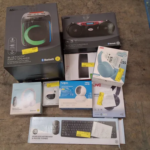 PALLET CONTAINING ASSORTED ELECTRICAL RETURNS INCLUDING BLUETOOTH PARTY SPEAKER, AERIAL, HEADPHONES, PAN/TILT HOME SECURITY WIFI CAMERA & WIRELESS KEYBOARD AND MOUSE COMBO
