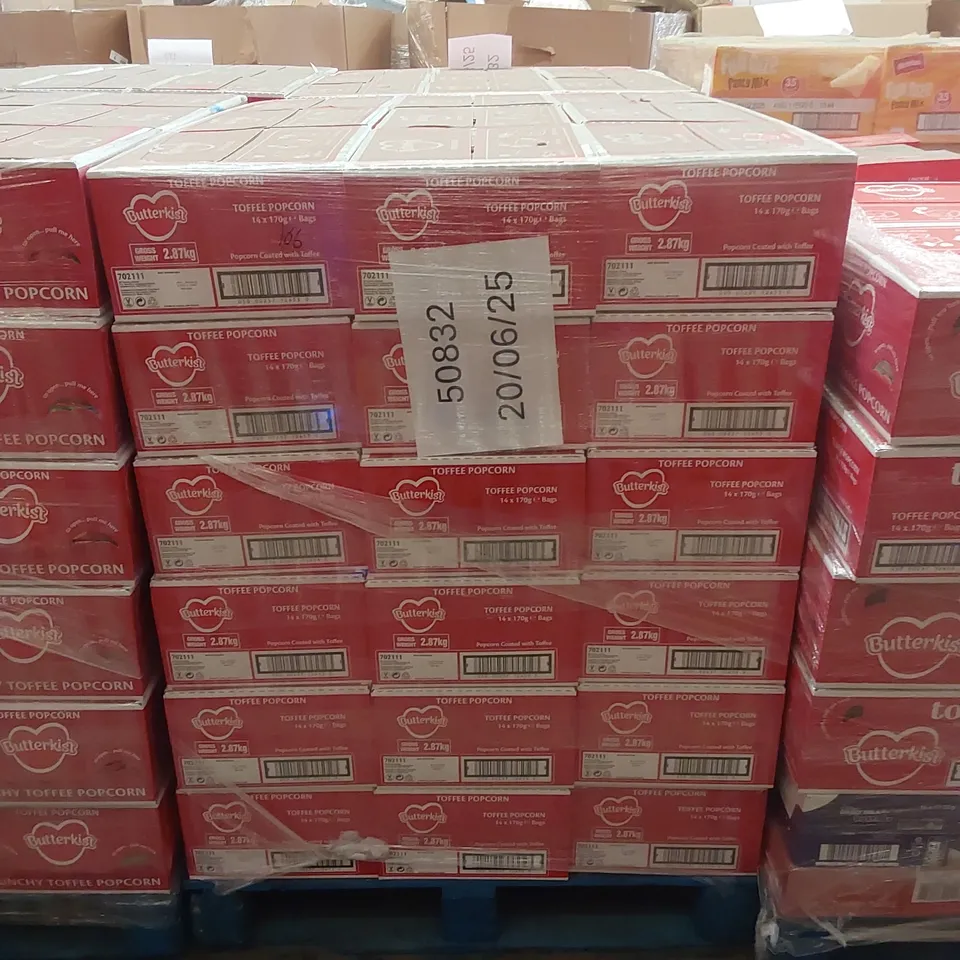 PALLET TO CONTAIN APPROX 54 BOXES OF BUTTERKIST TOFFEE POPCORN - 14 X 170g BAGS PER BOX // BEST BEFORE: 04/2025