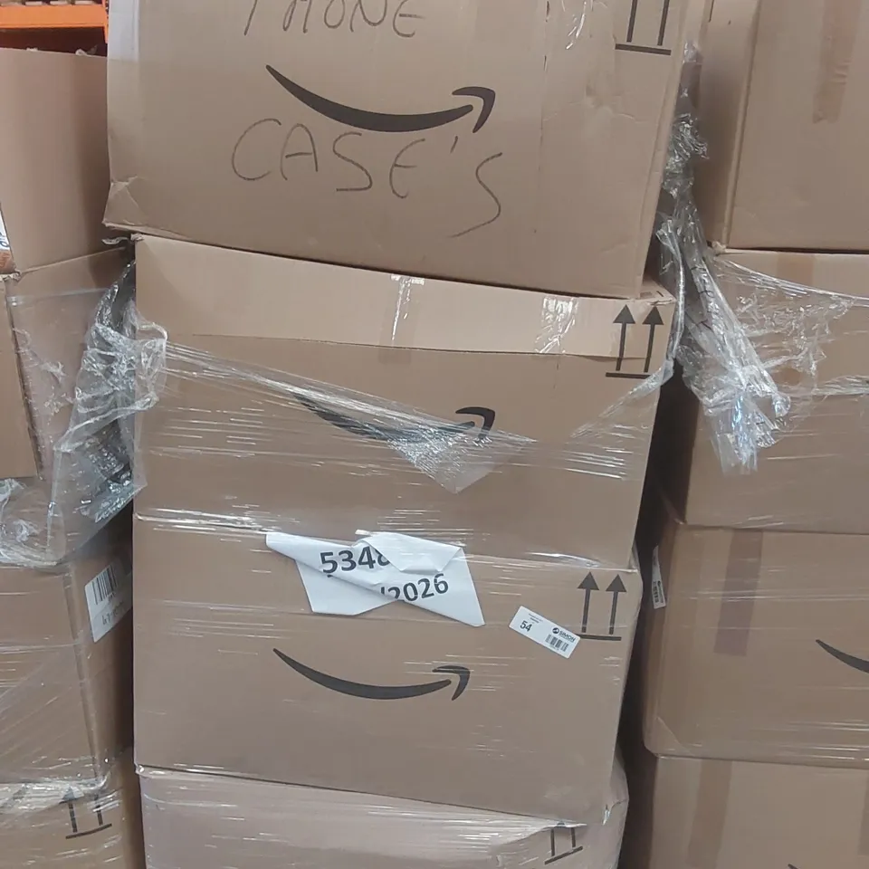 PALLET CONTAINING A VERY LARGE QUANTITY OF ASSORTED PHONE CASES ECT