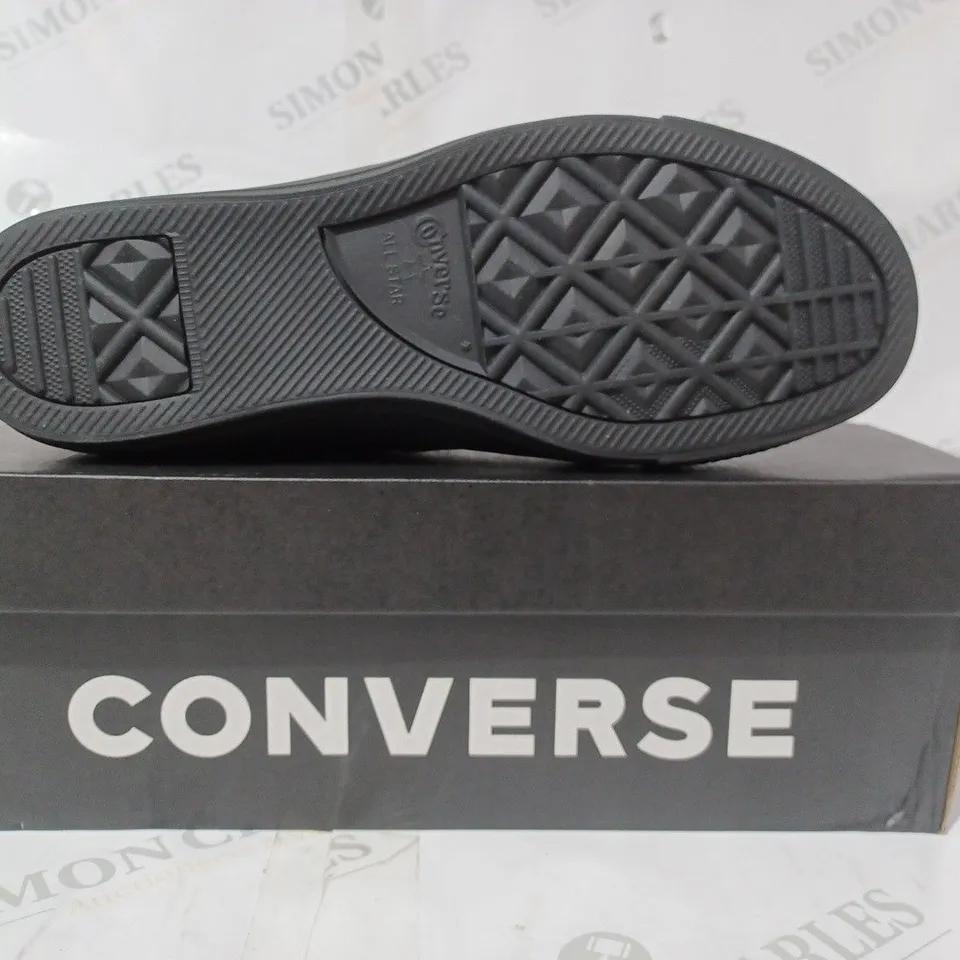 BOXED PAIR OF CONVERSE SHOES IN BLACK UK SIZE 10.5