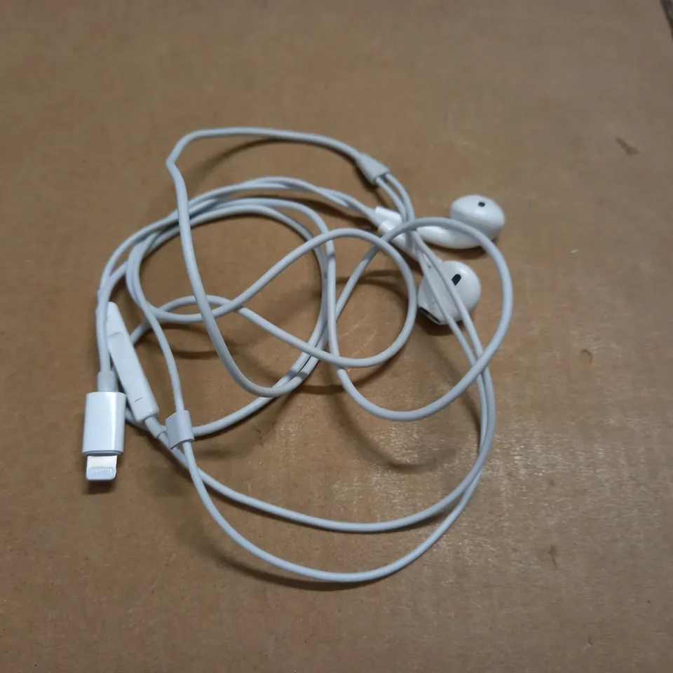 APPLE WIRED EARPHONES