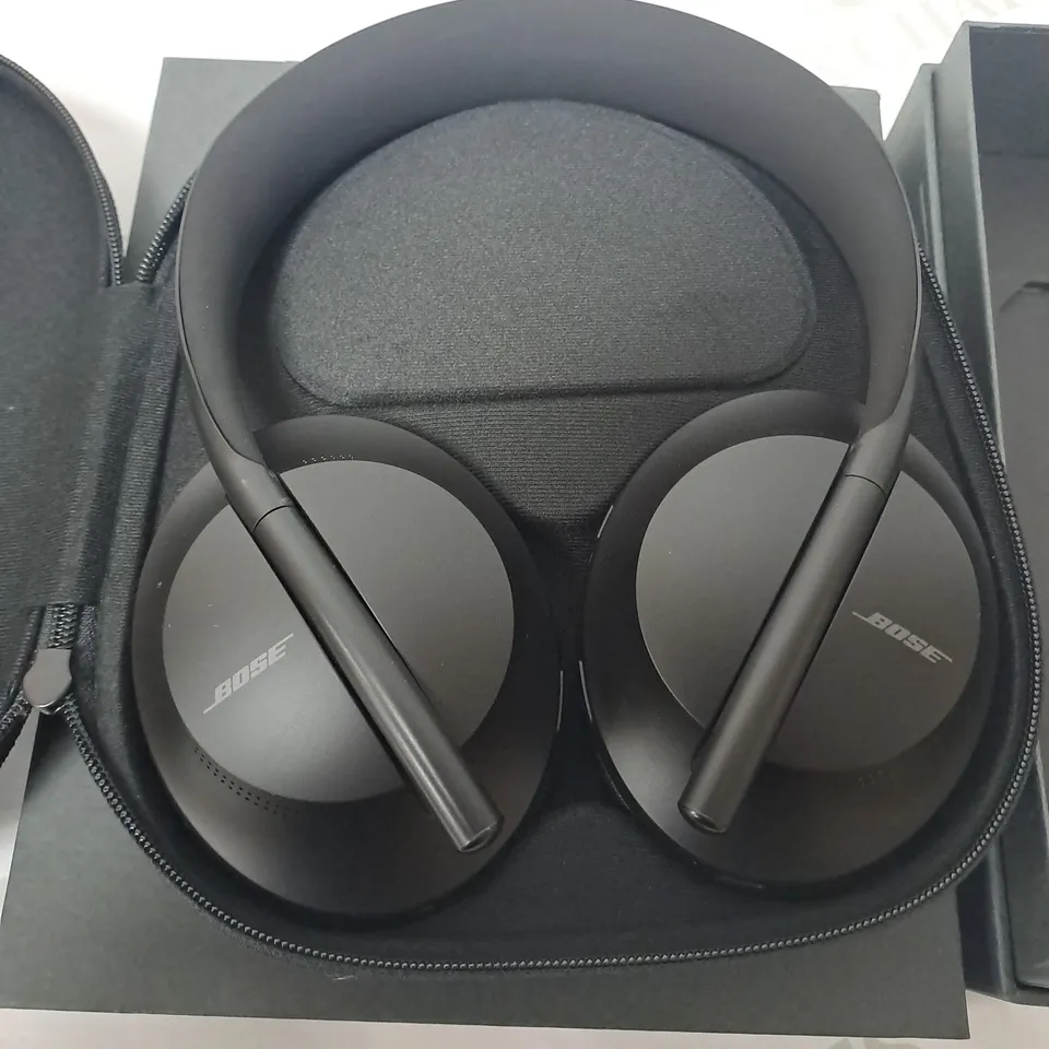 BOXED BOSE NOISE CANCELLING 700 HEADPHONES