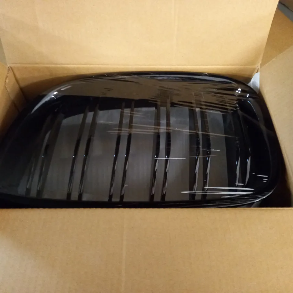 BOXED PAIR OF VEHICLE GRILLS