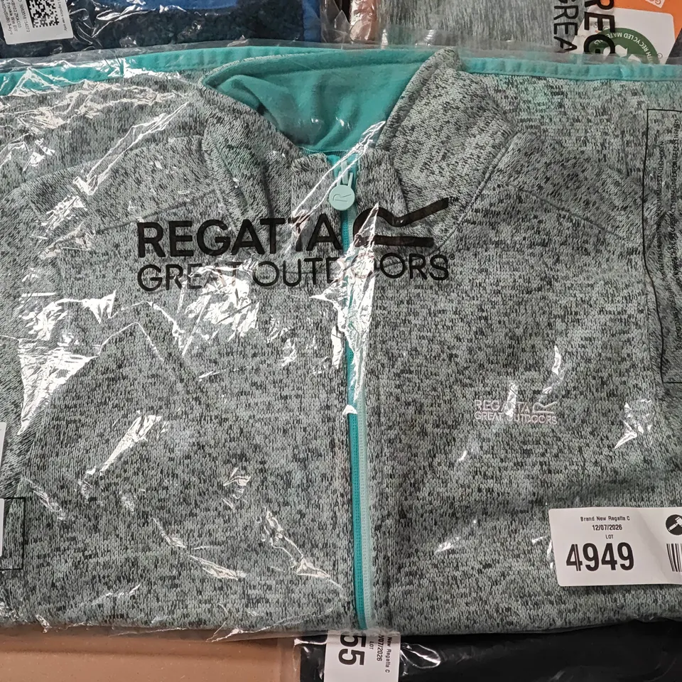 LOT OF 10 ASSORTED BRAND NEW REGATTA ITEMS IN VARIOUS STYLES AND SIZES