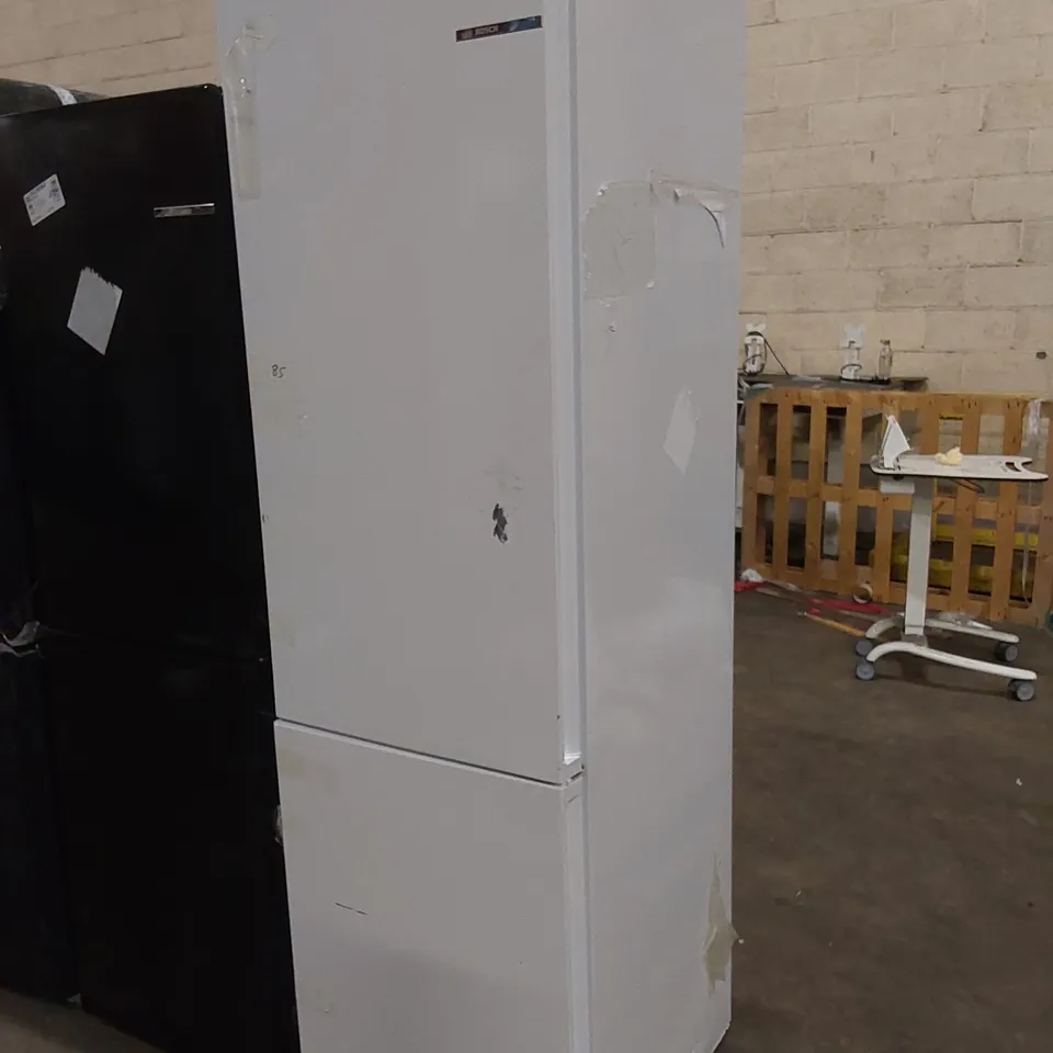 BOSCH KGN392WDFG SERIE 4 FREESTANDING FRIDGE FREEZER WHITE - UNPROCESSED RAW RETURN