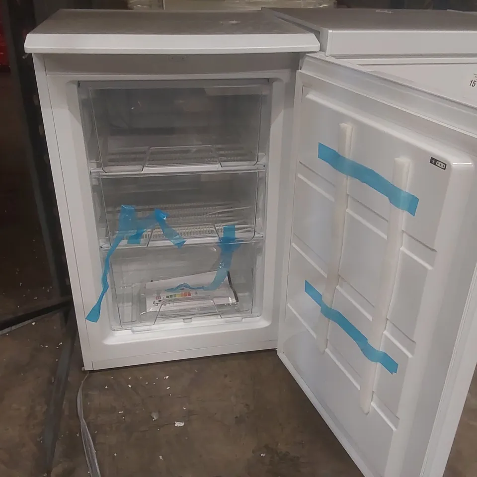 LOGIK LUF55W23 UNDERCOUNTER FREEZER - WHITE