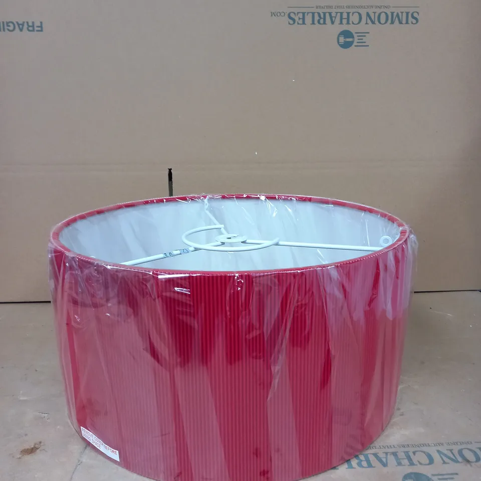 RED RIBBED LIGHTSHADE 40CM