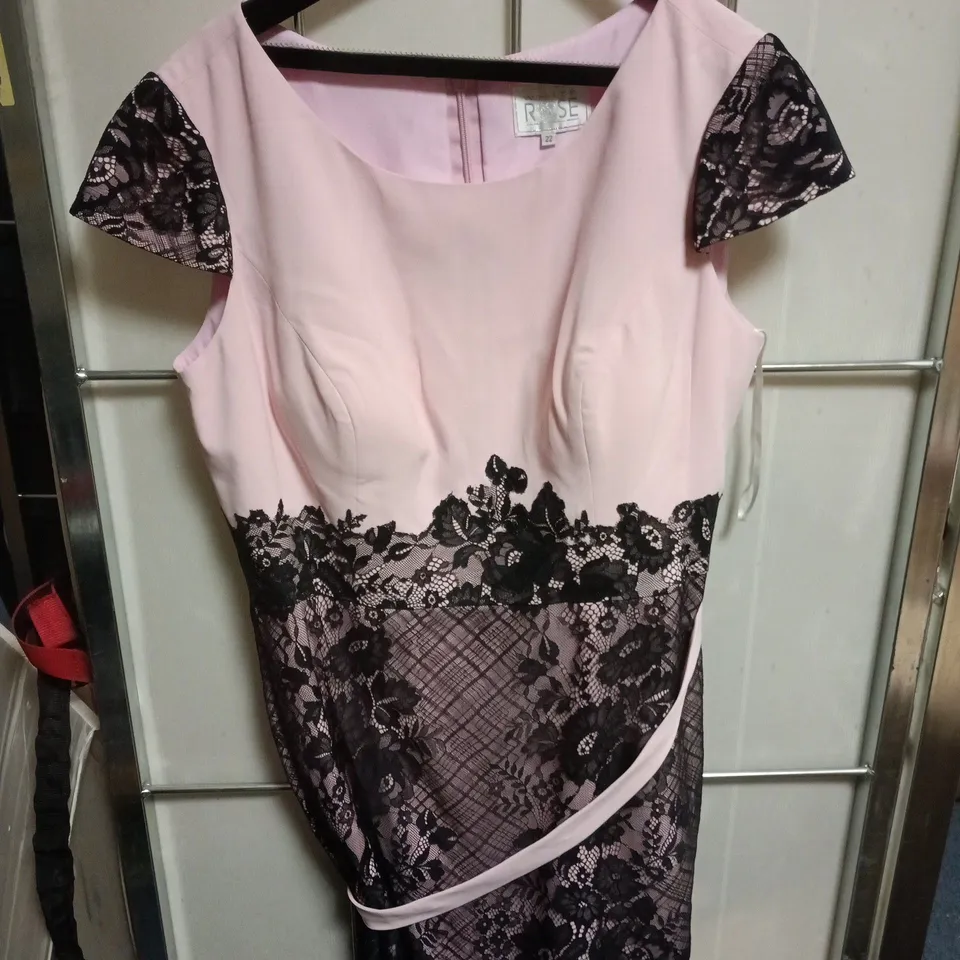 BOX OF APPROXIMATELY 30 ASSORTED CLOTHING ITEMS TO INCLUDE PASSIONI, LIBRA, WHITE ROSE ETC