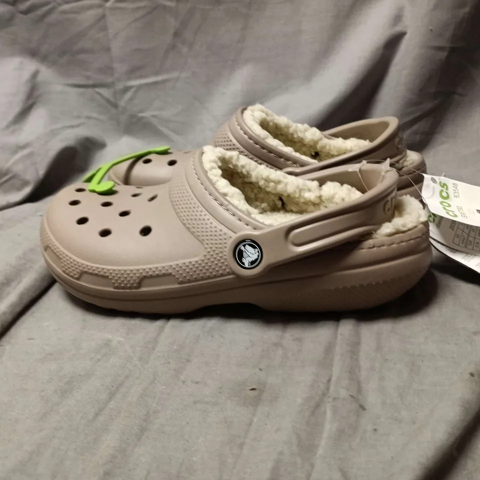 CROCS CLASSIC LINED CLOGS – TAUPE, SHEARLING INTERIOR - UK SIZE 5