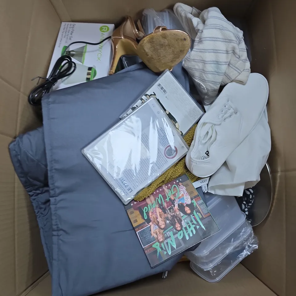 LARGE BOX OF APPROX 20 ASSORTED HOUSEHOLD ITEMS 